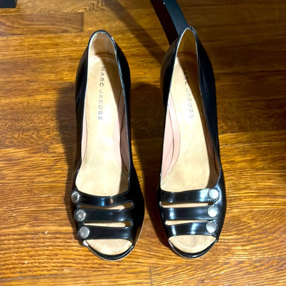 Marc Jacobs Size 38 / 8 Black Heels